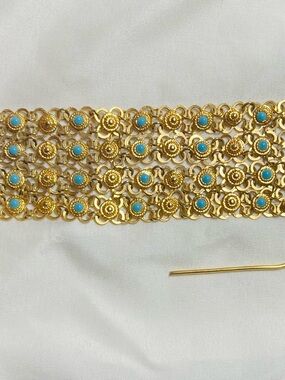 Vintage Gold Chain Bracelet with Unique Greek Key Closure